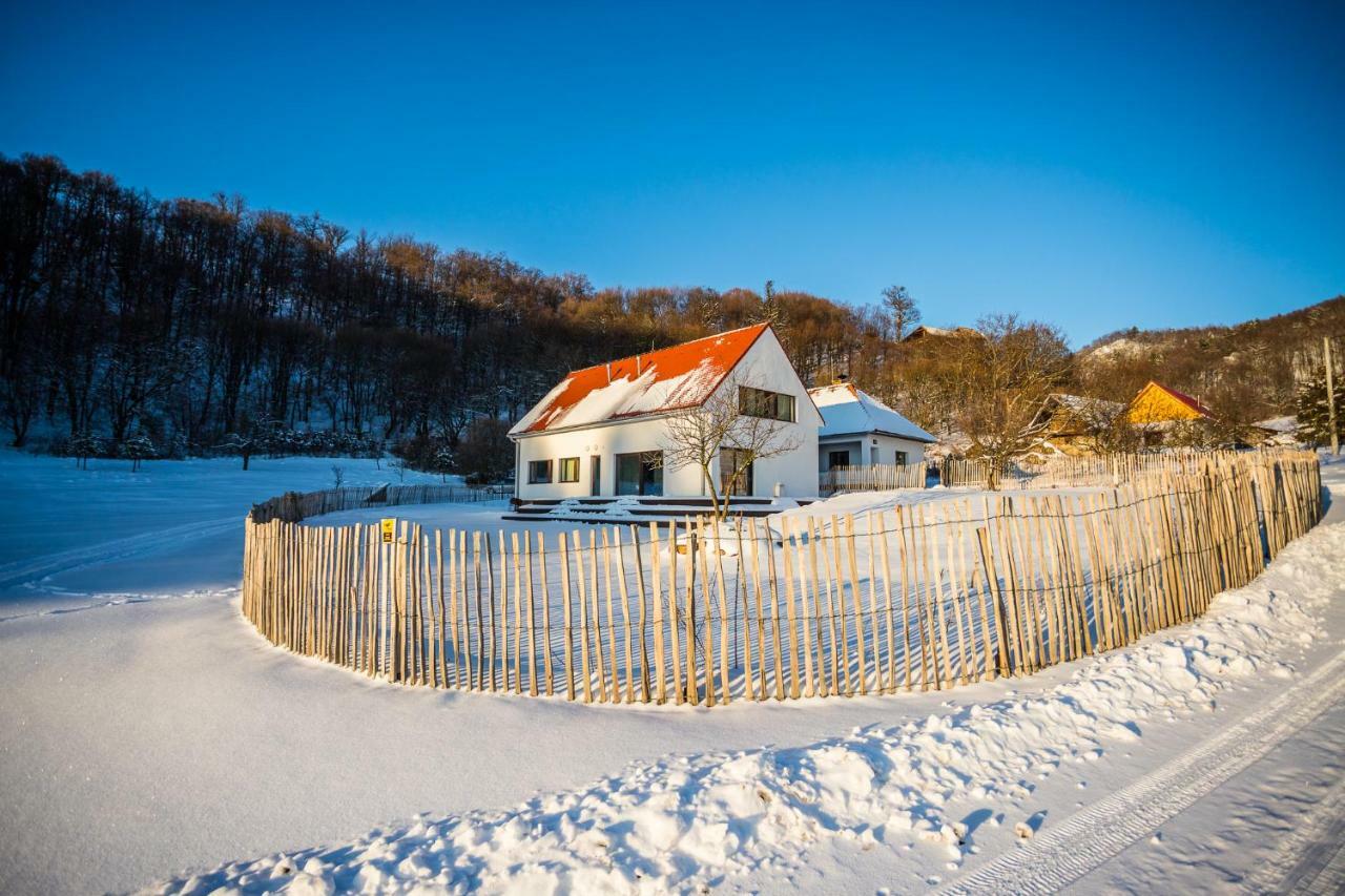 Banská Štiavnica Antosikov Majerゲストハウス エクステリア 写真