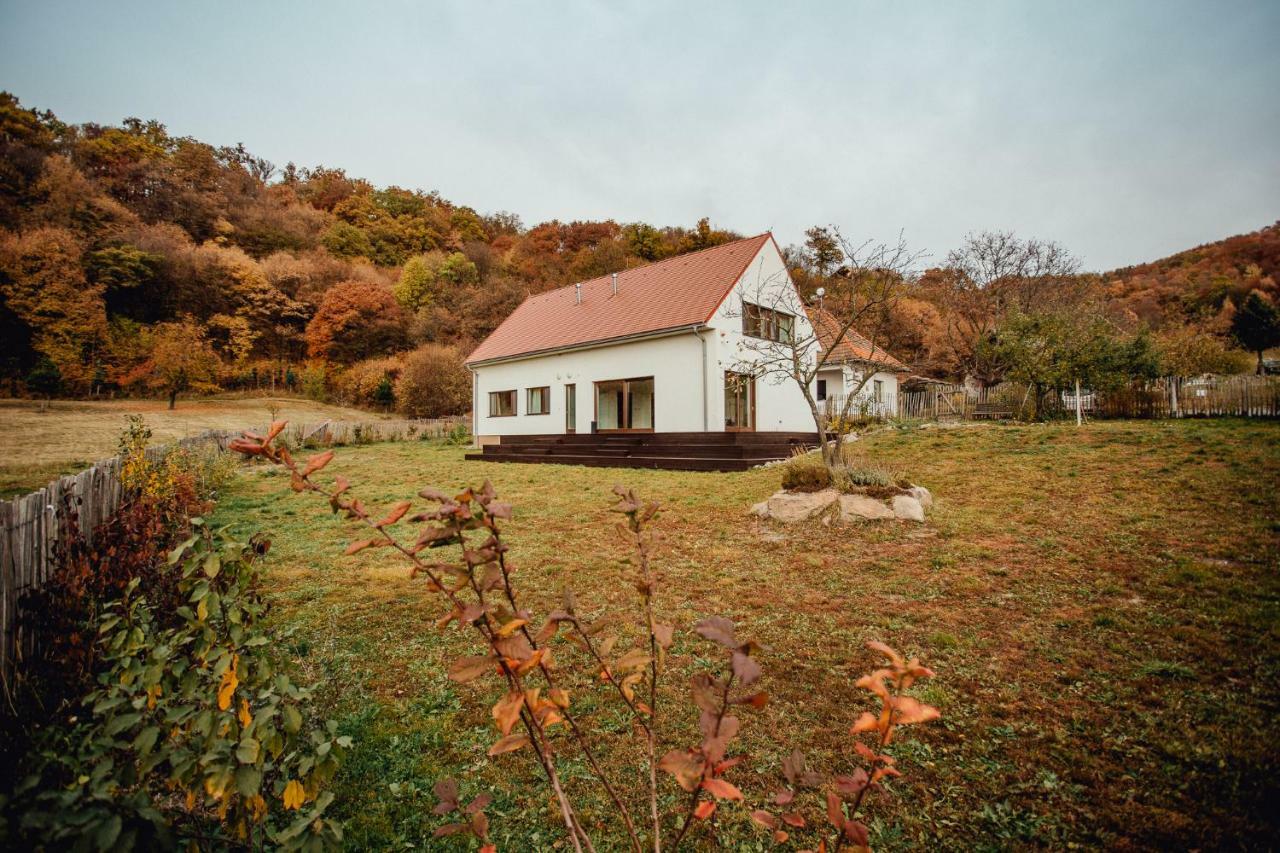 Banská Štiavnica Antosikov Majerゲストハウス エクステリア 写真